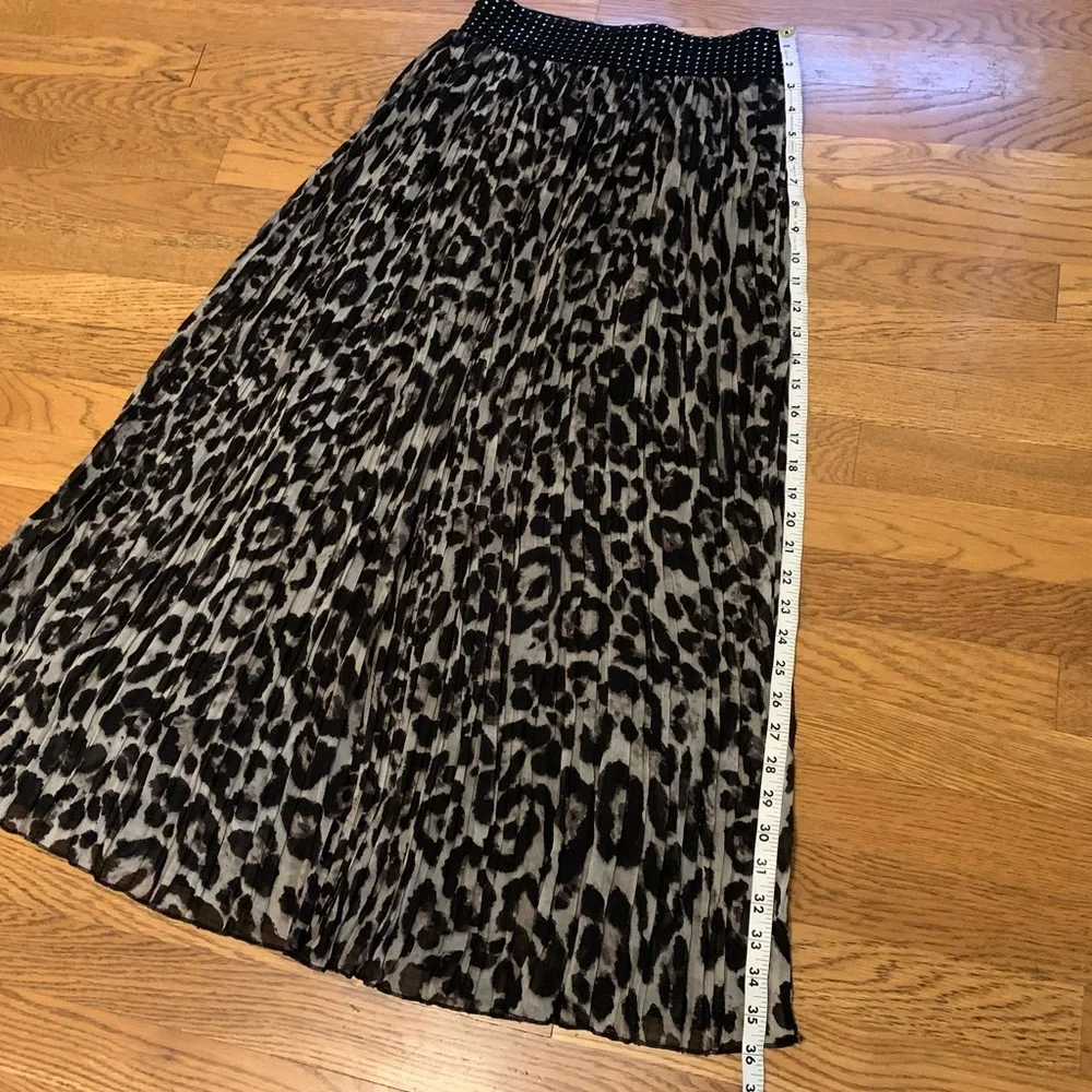NWOT Pleated midi skirt leopard print size L 36” length skirt - Picture 4 of 10